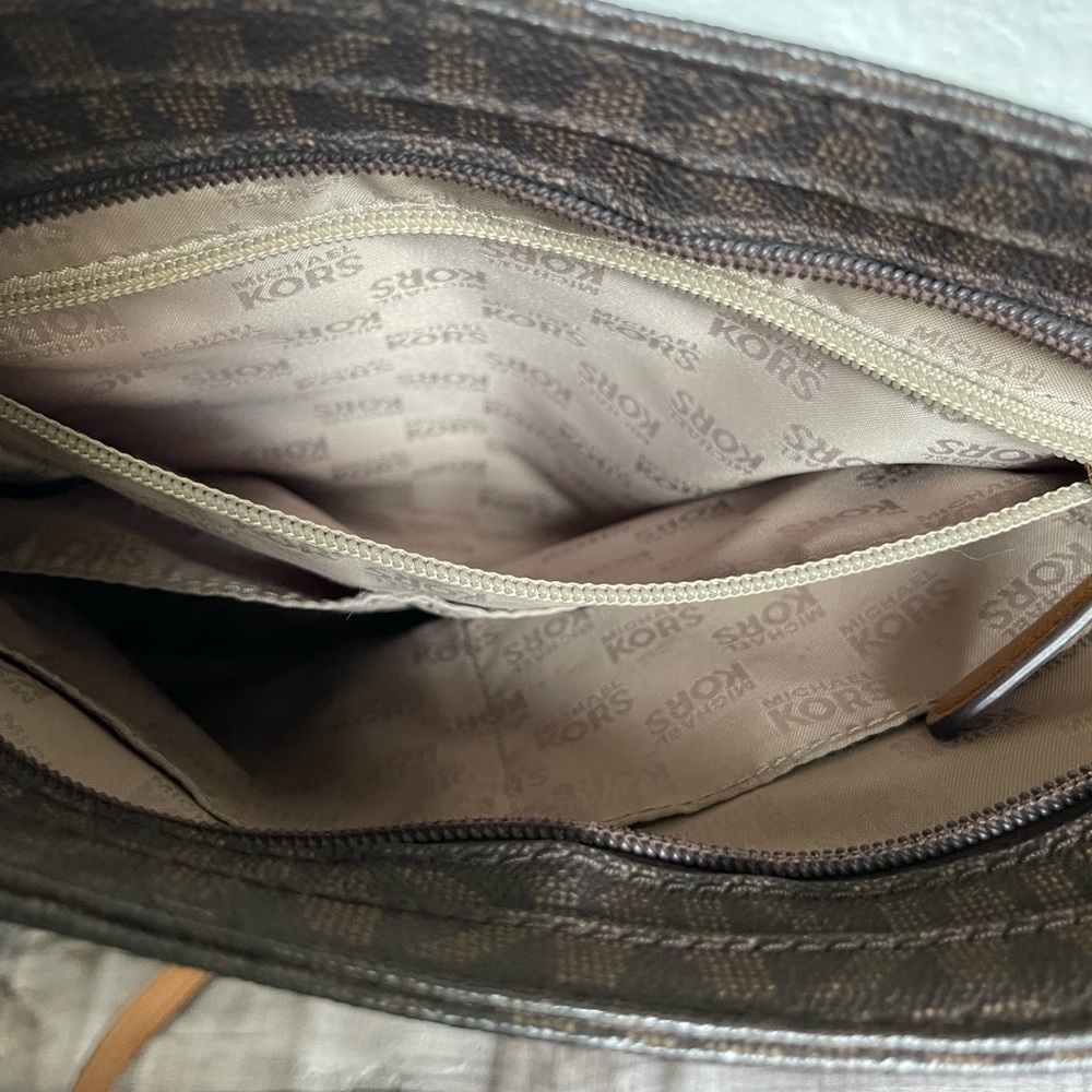 Michael Kors Crossbody - Picture 8 of 10